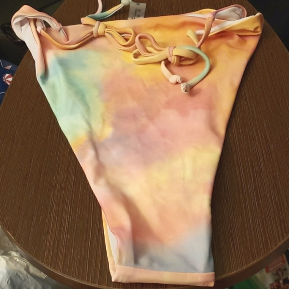 Pastel Tie-Dyed Bikini and Sarong Set Size 3XL - Picture 2 of 7